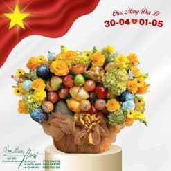 Giỏ trái cây tươi ngon gửi tặng cha mẹ dịp 30/4